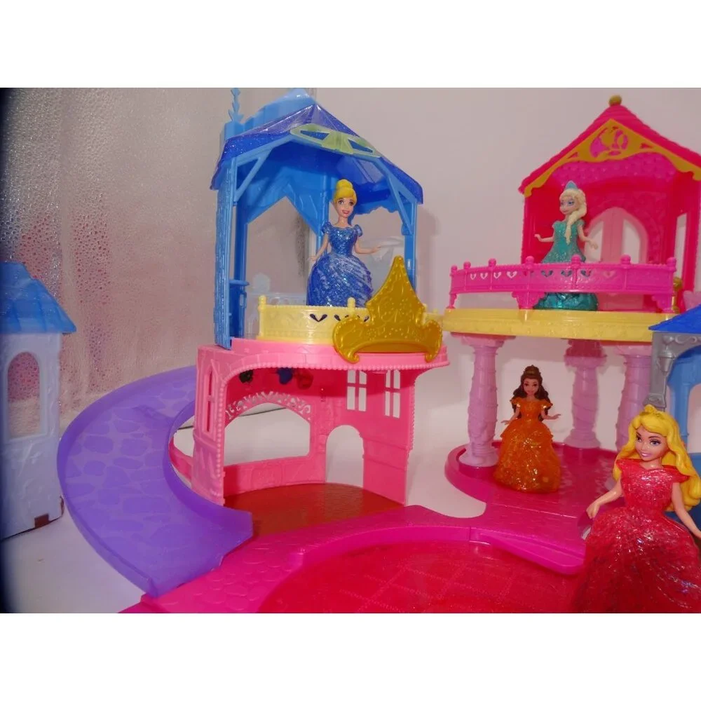 Disney Princess Glitter Glider Castle with 6 Princesses and 6 castle‎ moduls